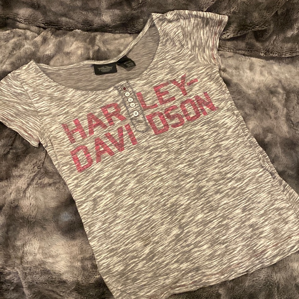 Fitted Harley Davidson Tshirt. Size small